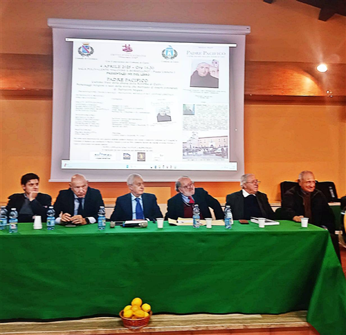Grande partecipazione a Cutro per la presentazione del libro "Padre Pacifico", omaggio a una figura indimenticabile