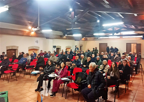 Grande partecipazione a Cutro per la presentazione del libro "Padre Pacifico", omaggio a una figura indimenticabile